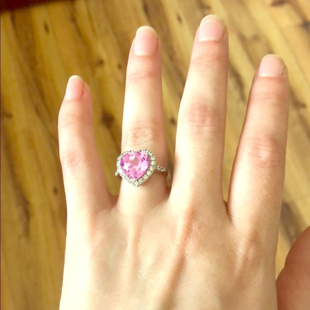 Heart shaped, pink sapphire ring in white gold